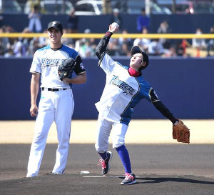 【競馬】菜七子騎手、20日ロッテ戦始球式「ノーバウンドで投げ込むことが目標です!」 【競馬】菜七子騎手、20日ロッテ戦始球式「ノーバウンドで投げ込むことが目標です!」