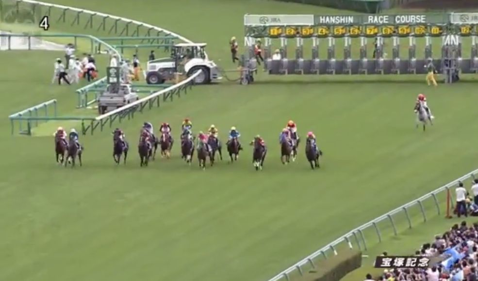 【競馬】ゴールドシップが吹っ飛んだ宝塚記念