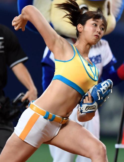 【競馬板】川崎競馬場に稲村亜美が来るらしいけど半ズボンかな?