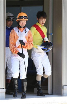 【競馬】菜七子・・・こんな表情で見つめられたら惚れてしまうやろ画像来たよ