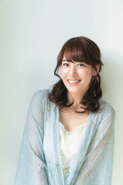 【画像】巨乳女子アナ・鷲見玲奈（26）が週刊ヤングジャンプの巻頭グラビアで抜群のボディ披露