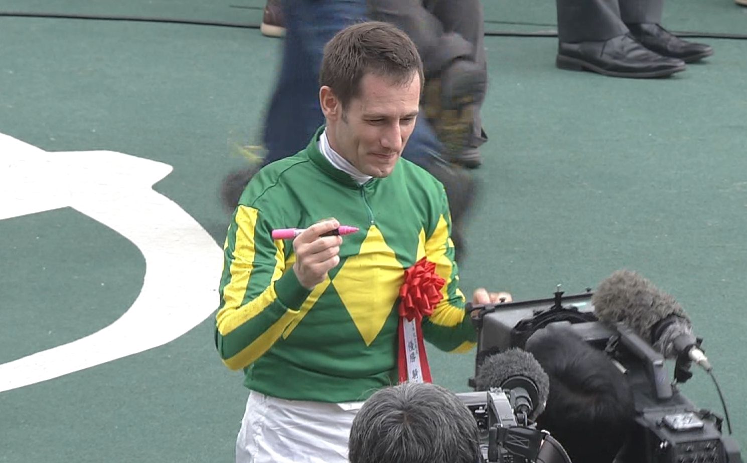 【競馬/ローズS】デムーロが直線で妨害しまくった件について