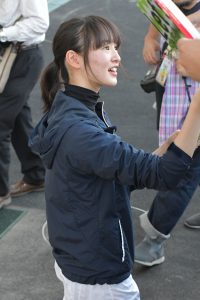 【競馬】菜七子ちゃんのファンサが神対応すぎると話題【画像あり】 【競馬】菜七子ちゃんのファンサが神対応すぎると話題【画像あり】