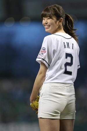 【競馬板】川崎競馬場に稲村亜美が来るらしいけど半ズボンかな？