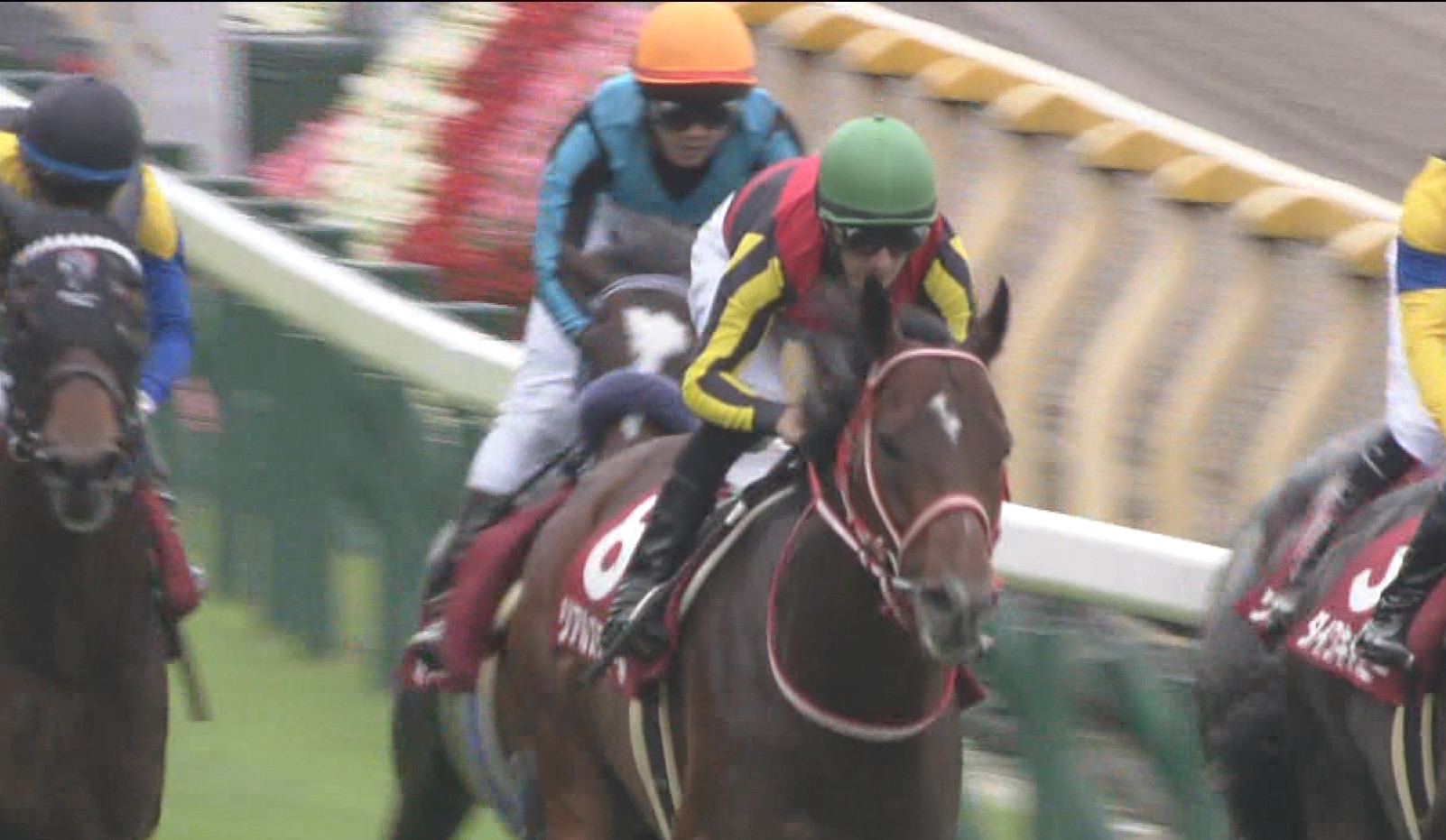 【競馬】京都で11R連続外国人騎手が勝利するも、Mデムーロさん未勝利