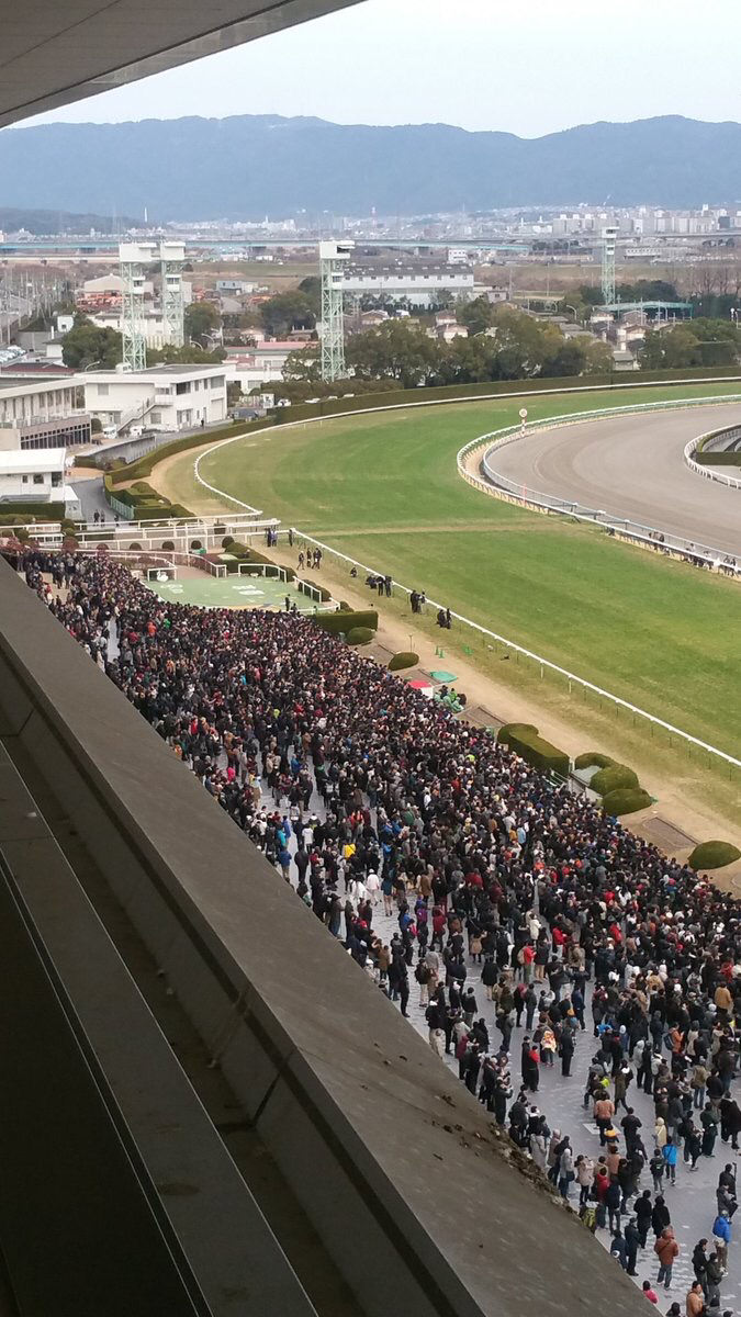 【競馬】京都競馬場に最後の勇姿 キタサンブラック引退式がすごい人