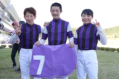 【競馬】[画像] 元ジョッキーの鈴木麻優さん、TVで実力派ジョッキーと交際を告白ｗｗｗ