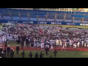 【芸能】[動画] 競馬タレント?の稲村亜美が始球式で集団の野球少年に囲まれ揉みくちゃにされる事案発生