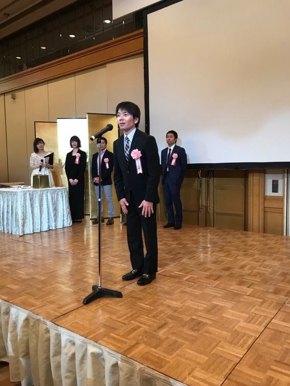 【競馬】[画像] 菜七子が戸崎のスピーチを完全無視してる件