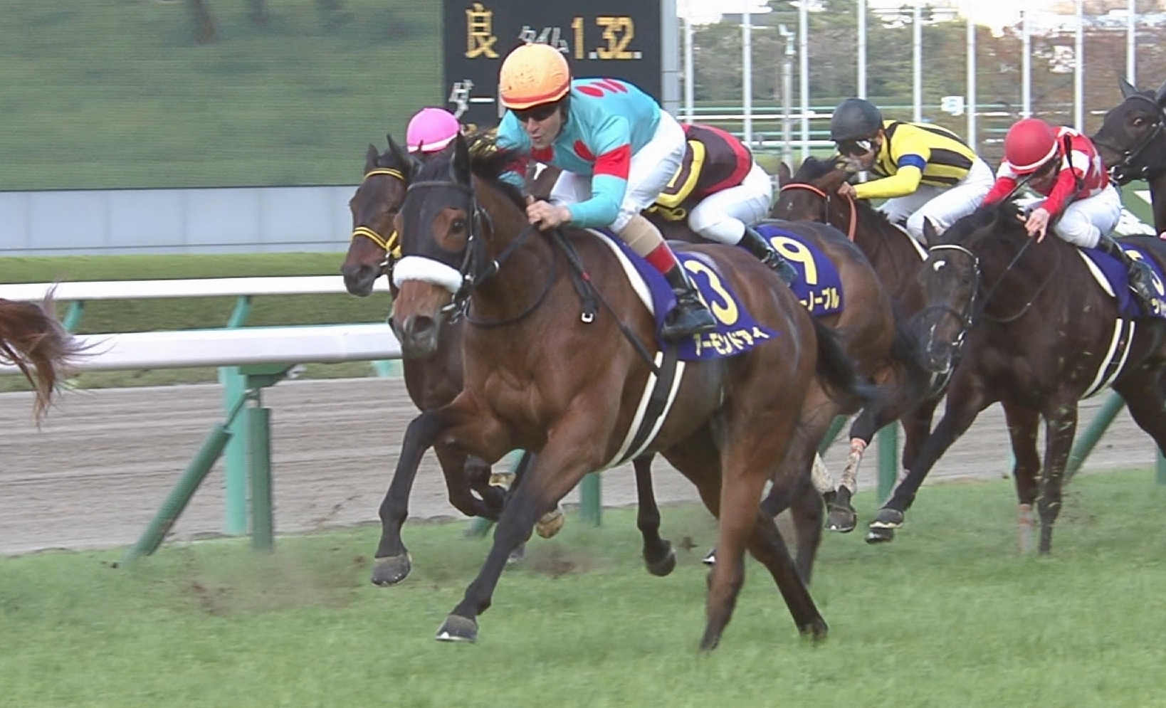 【競馬】ていうかアーモンドアイが休み明けだったことみんな忘れてるよな