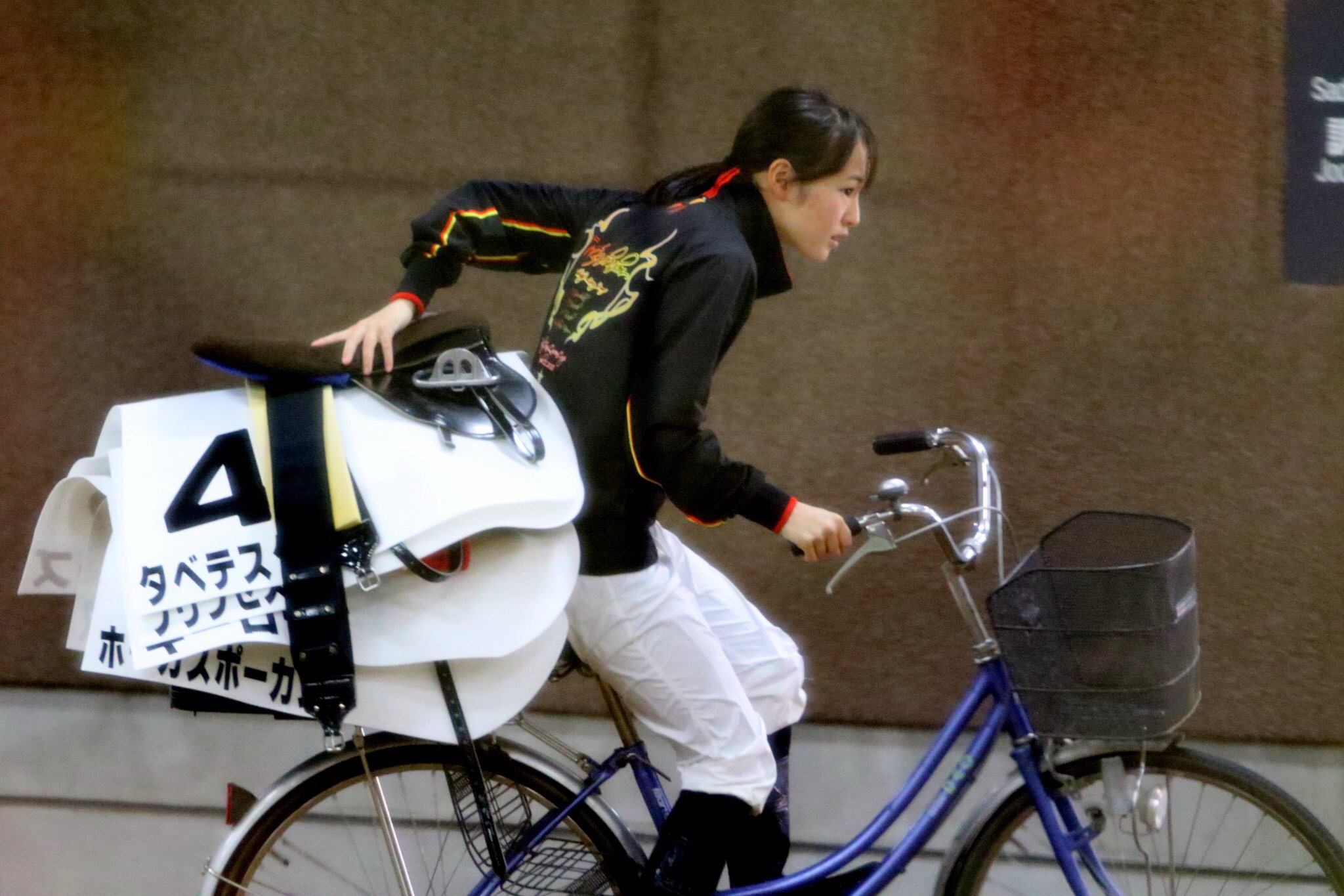 【競馬】[画像] 菜七子が自転車に乗ってた件