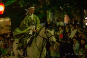 【競馬】[画像] 菜七子が昨日お祭りで馬乗ってたそ