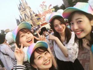 【競馬】[画像] 高見侑里、高田秋、宮島咲良、小澤陽子が揃ってディズニーランドに来ててワロタｗ