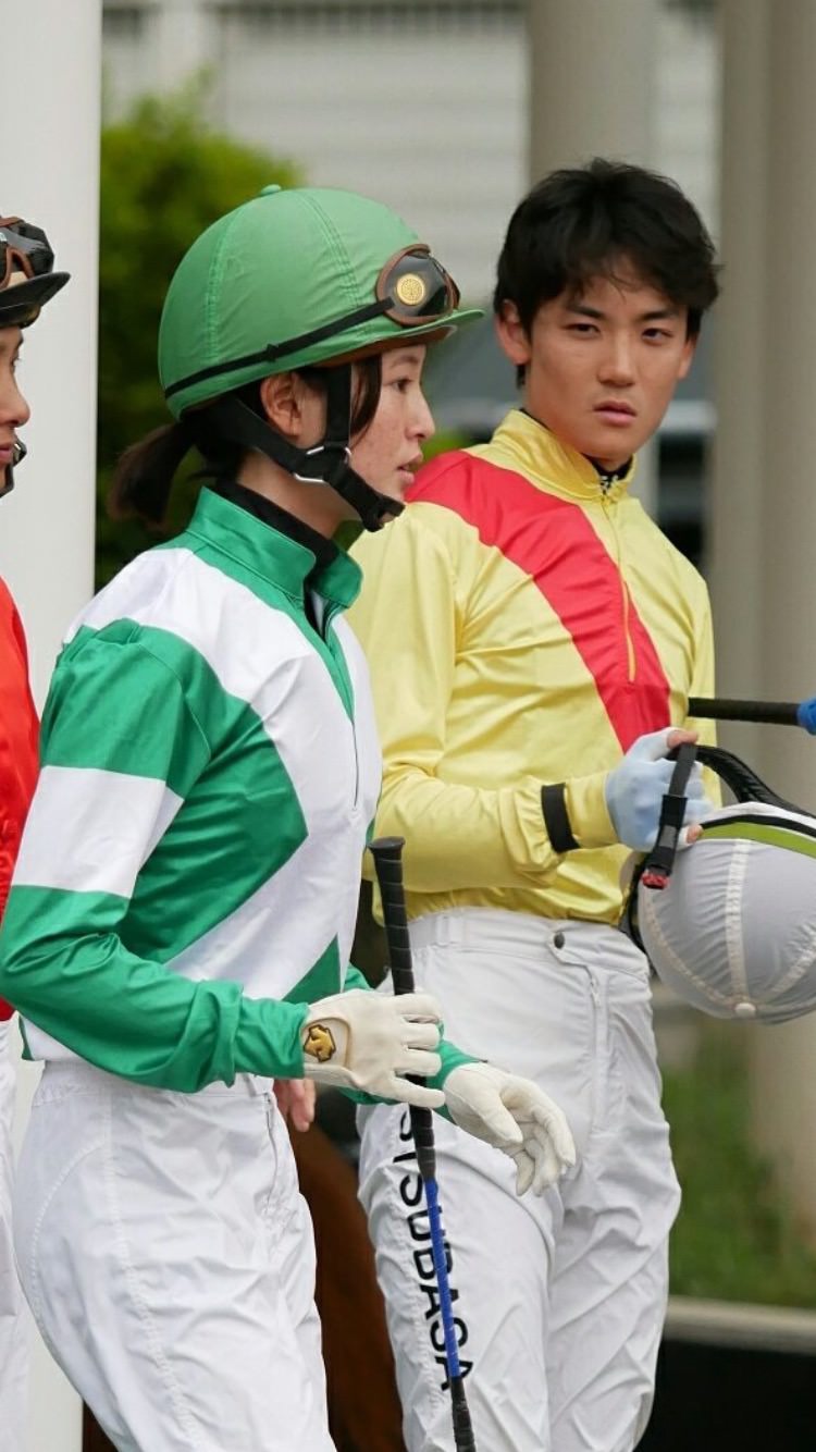 【競馬】[画像] 大井競馬場で菜七子に話しかけてるこのイケメン誰だよ