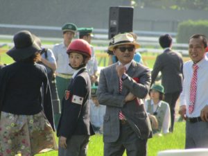 【競馬】[画像] 女性騎手候補生　古川奈穂さん矢作厩舎で研修中