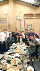 【競馬】[画像] 木梨憲武やヒロミが武豊＆横山典＆謎のメンツと飲んでいる件