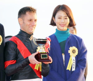 【競馬】デムーロが5週連続でG1の馬券圏内に来てる件について 【競馬】デムーロが5週連続でG1の馬券圏内に来てる件について