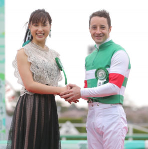【競馬】皐月賞プレゼンターの土屋太鳳はサートゥルナーリアの単勝勝負で的中「ゴールの瞬間まで応援」