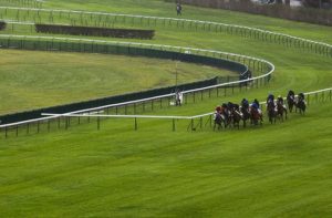 【競馬】凱旋門賞、今年は『変則オープンストレッチ』で開催