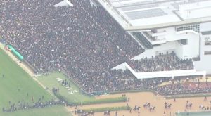 【競馬】有馬入場者は9万374人 ← 過去8年でぶっちぎりで少なかった件