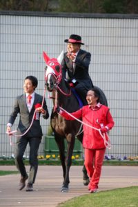 【競馬】矢作調教師「リスグラシューの引退は涙が出るくらい悔しい…」