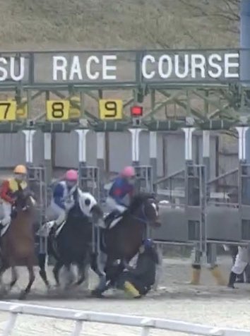 【競馬】＜画像＞笠松競馬、スタートで大変なことが起きてしまう