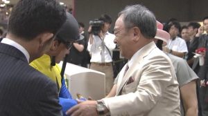 【競馬/日本ダービー】金子オーナー凄すぎワロタwwwwww 【競馬/日本ダービー】金子オーナー凄すぎワロタwwwwww