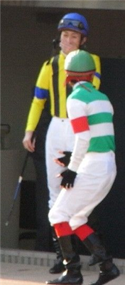 【競馬】[画像] ドゥラメンテにメガネをぶっ飛ばされる堀調教より面白い画像を貼ったやつが神