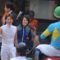 【競馬】初重賞で大健闘した野中を笑顔で出迎えるチーム根本の丸山と菜七子w