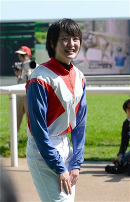 【競馬】2勝目をあげてガッツポーズする菜七子ちゃんが糞可愛い件