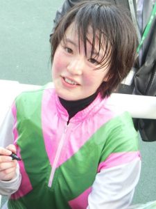 【競馬】藤田菜七子ってこのまま引退した方がいいんじゃね 【競馬】藤田菜七子ってこのまま引退した方がいいんじゃね