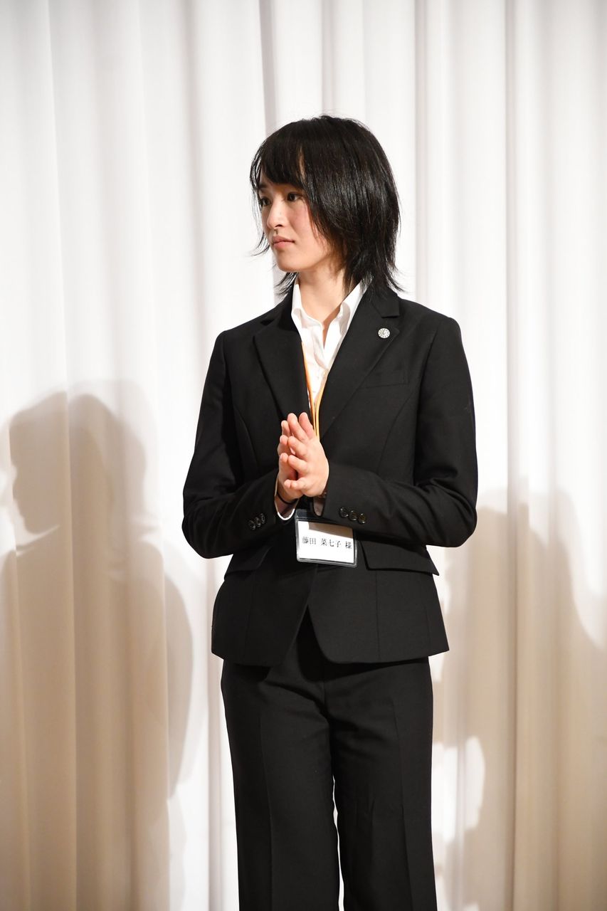 【競馬】ノルマンディーの懇親会に参加した菜七子ちゃんが可愛い過ぎると話題に