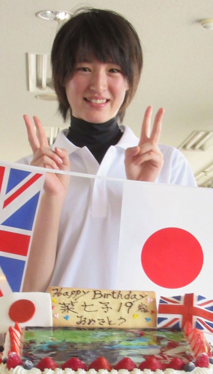 【競馬】初めて生で菜七子ちゃん見たんだがマジで可愛い過ぎて驚愕したわ