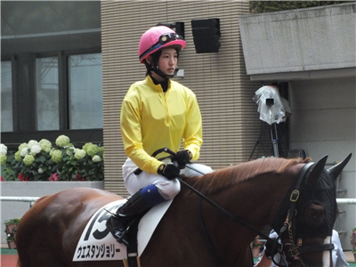 【競馬】メット被ってる菜七子をこっそり撮影してたら菜七子と目が合った幸せ