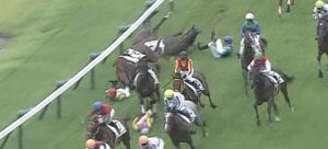 【競馬】中山１Ｒで大事故発生。木幡巧、石川、津村が落馬！！！！！